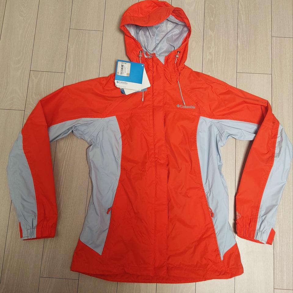 새상품 여성 컬럼비아 옴니테크 바람막이