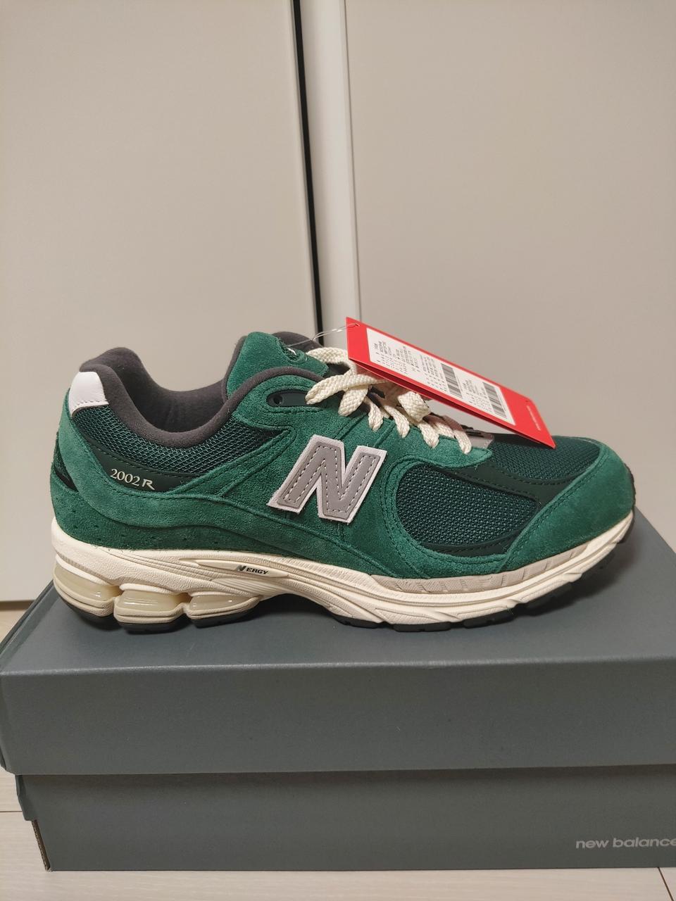 새상품 뉴발란스 2002r 275