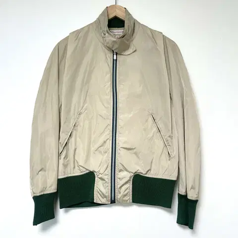 드레스테리어 바람막이 점퍼