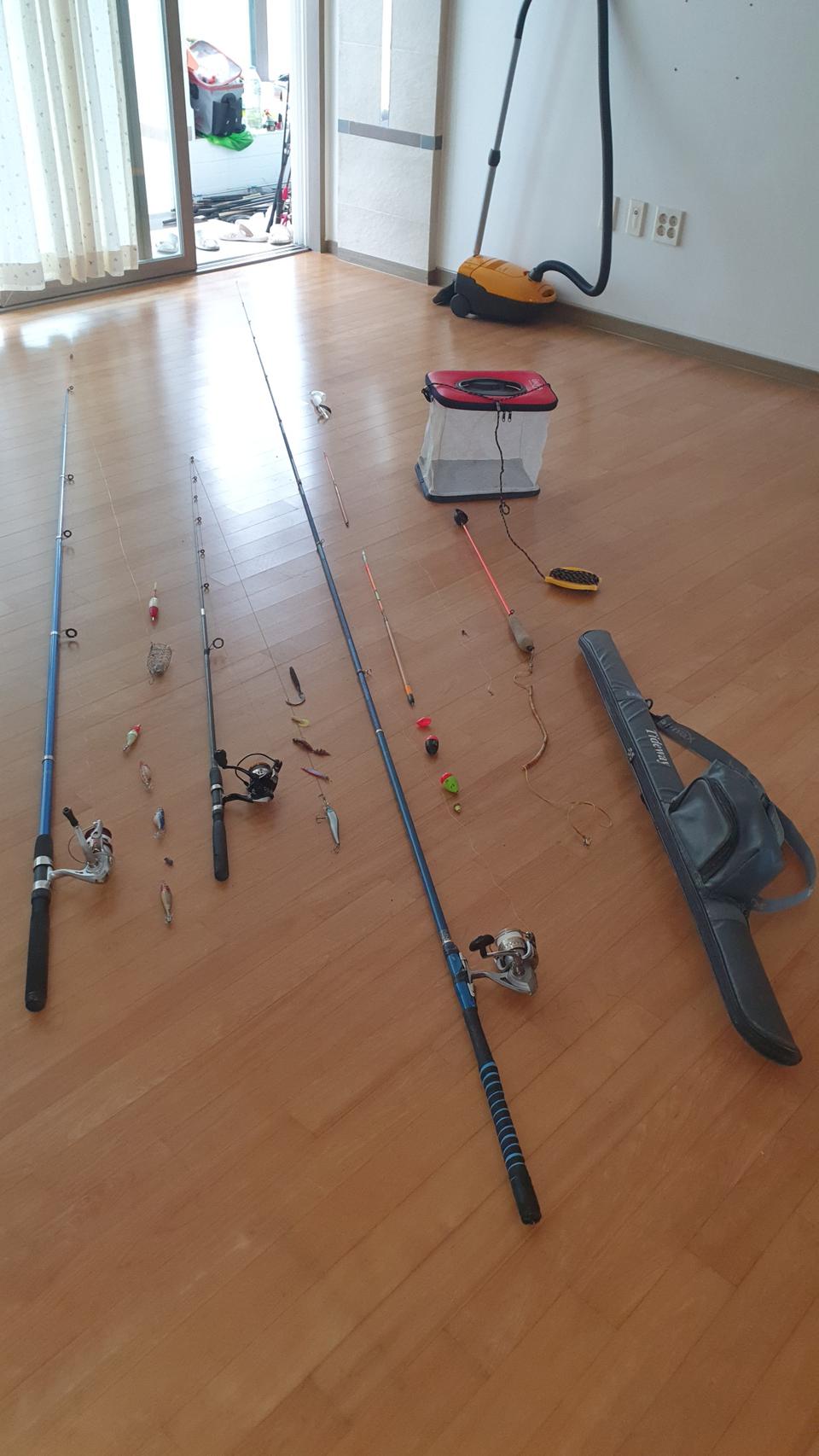 찌낚시대.낚시릴.원투낚시대.루어낚시대.루어.전자구멍찌.막대찌.낚시가방.팜