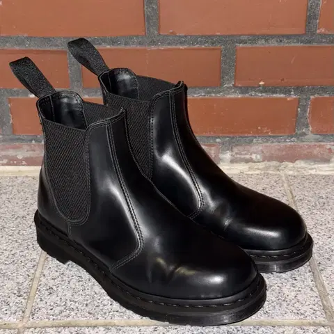 닥터마틴 2976 첼시 부츠 모노 블랙 스무스 270 42