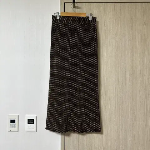 뒷밴딩 플리츠도트롱스커트 브라운