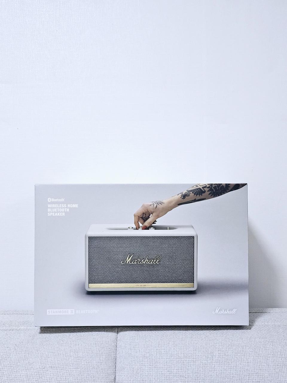 마샬 스탠모어2 화이트 정품 블루투스 스피커 + 화이트 스탠드 팝니다