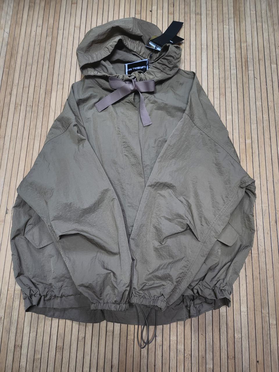 칼라거펠트여성홑겹후드바람막이(넉넉77호)새상품