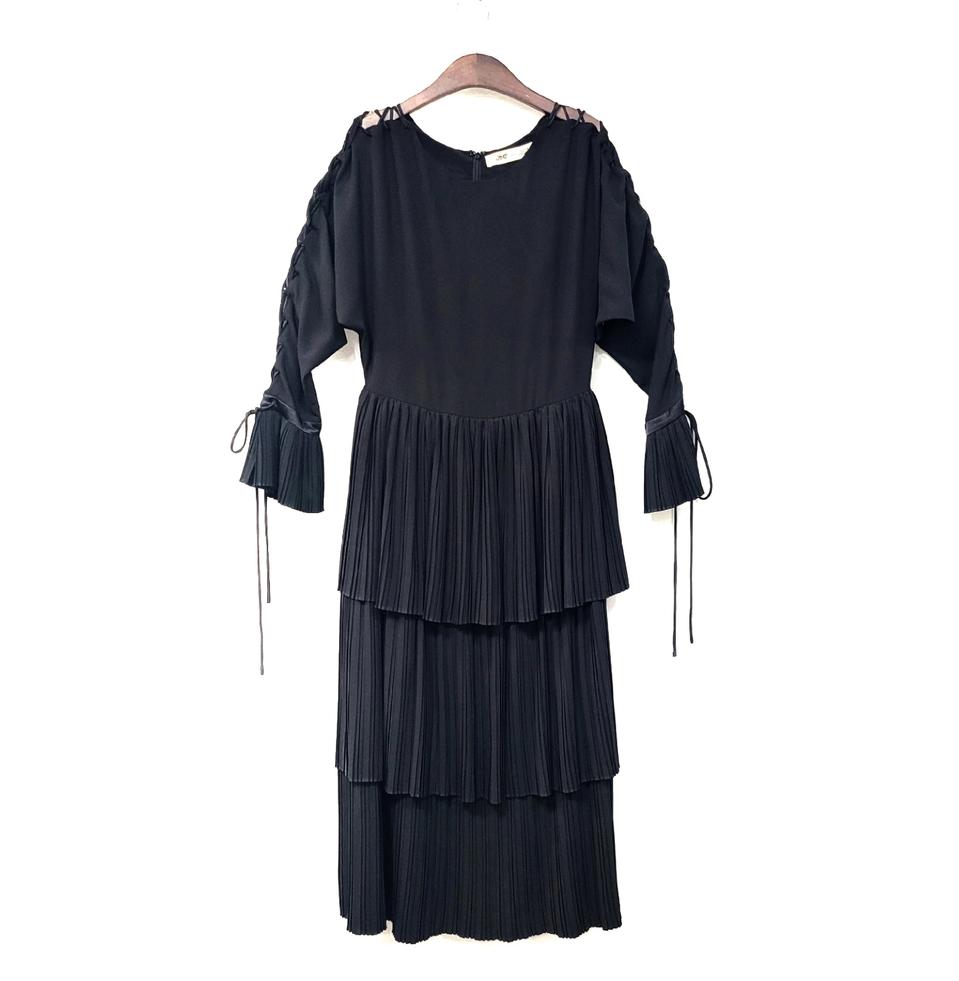 럭키슈에뜨 블랙 플리츠 롱 원피스