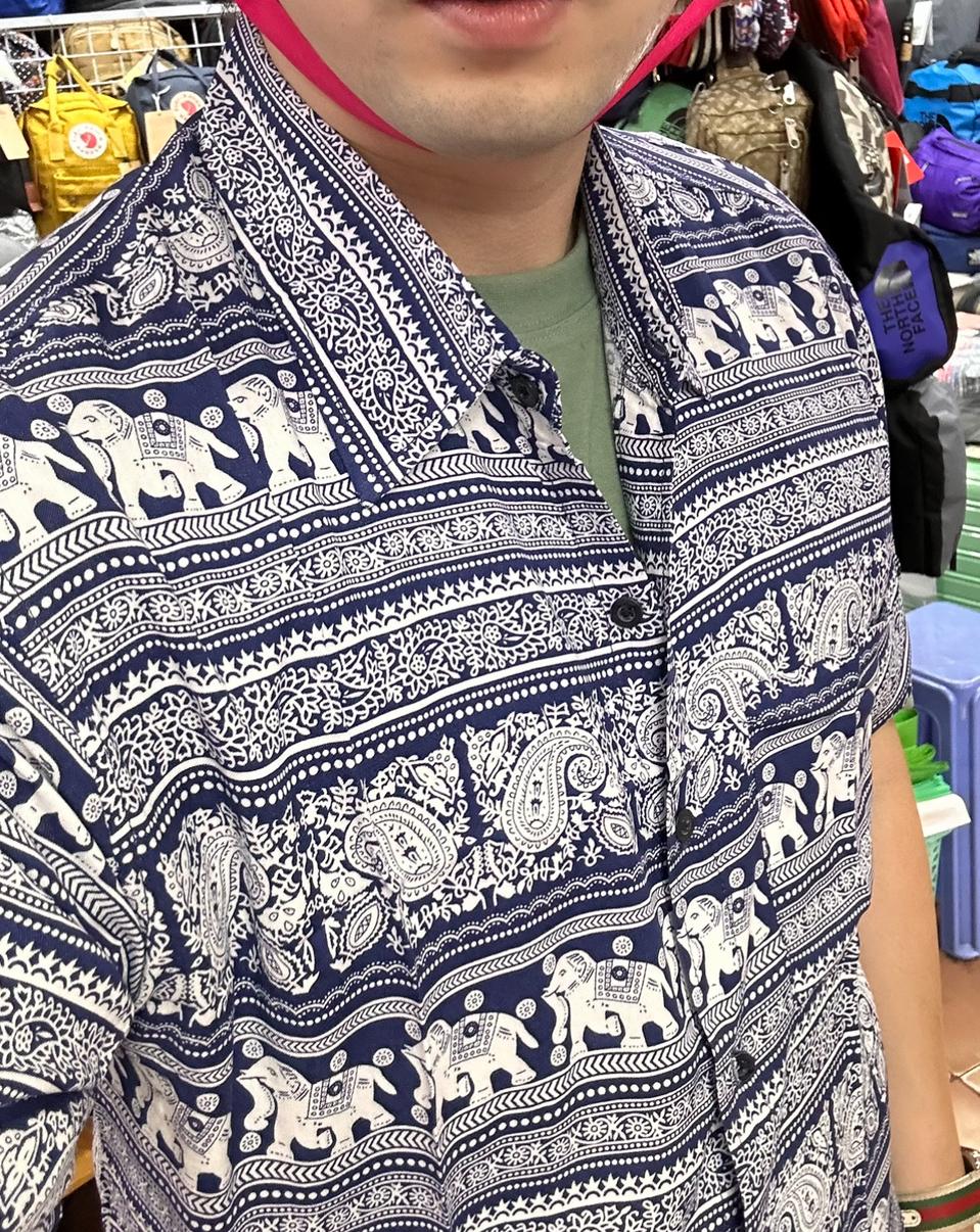 새상품)베트남 여행구매 얇고 부드러운 원단 네이비 반팔셔츠