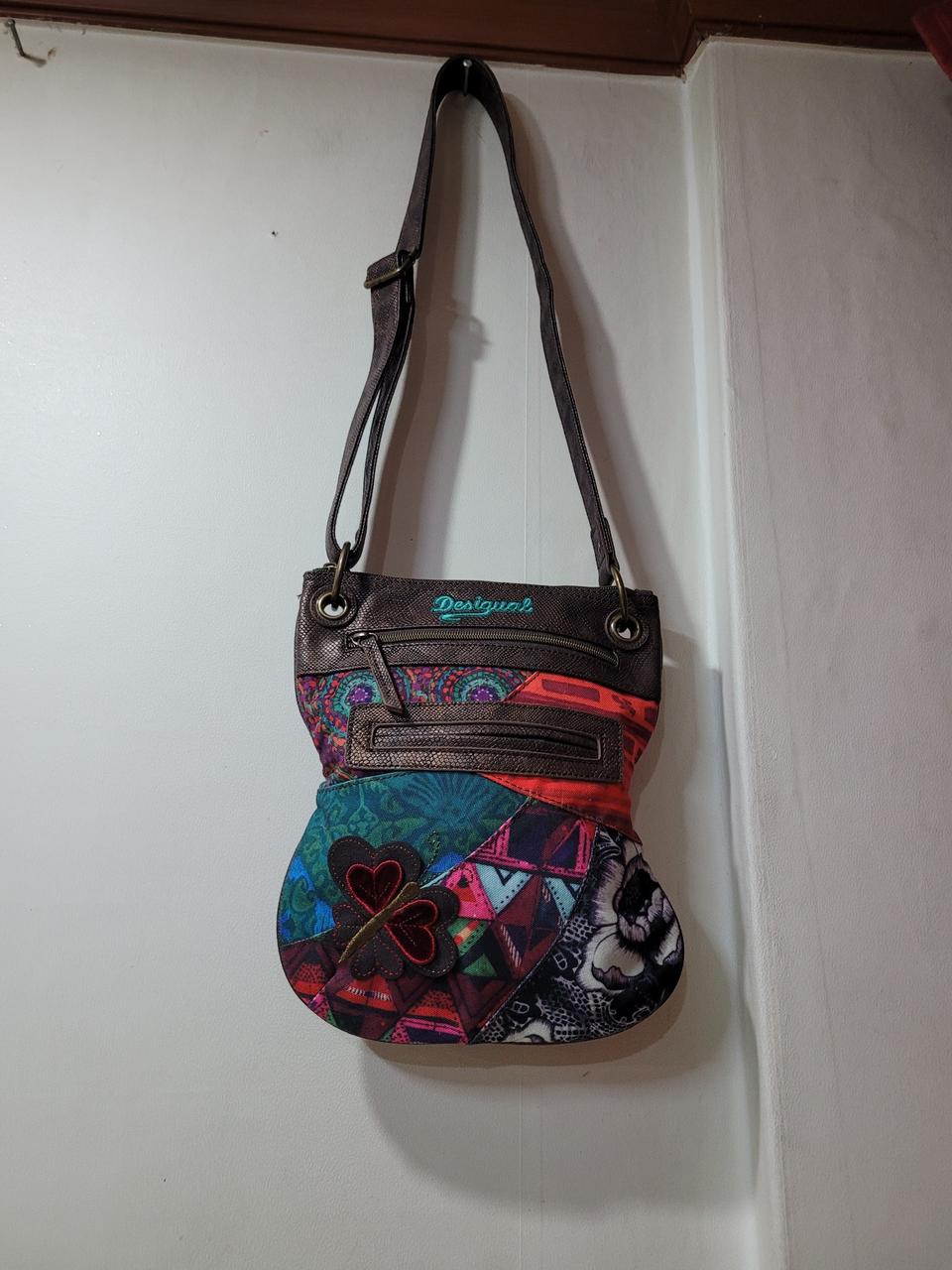 스페인 데시구알 크로스백