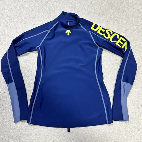 데상트 래쉬가드 여성 80