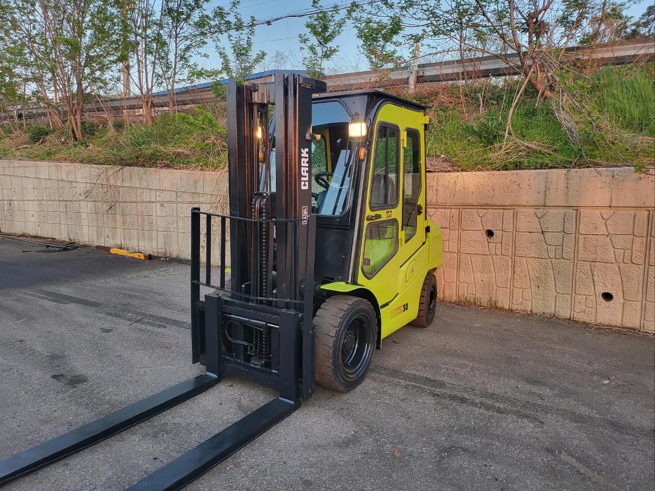 중고지게차 클라크 GTS30D 디젤 3톤 3단 지게차