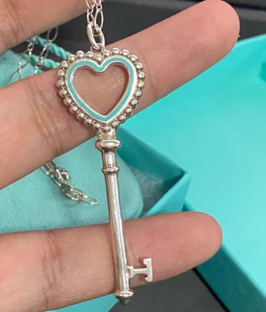 티파니앤코 하트 태그키 목걸이