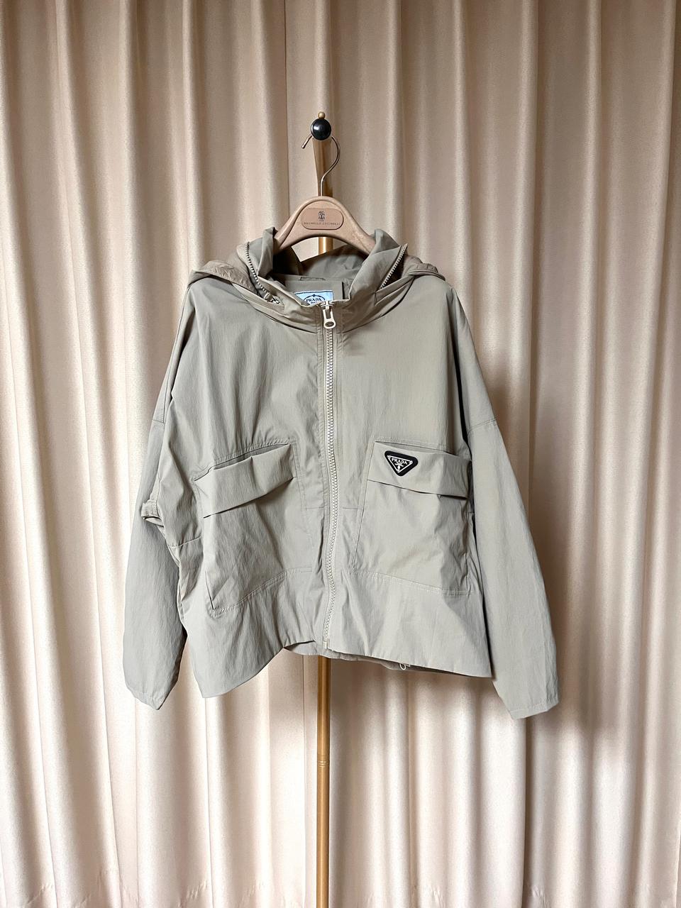 프라다 여성 루즈핏 냉감 바람막이(95)