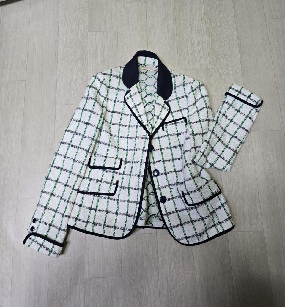 토리버치/ 데이트룩/ 하객룩/ 오피스룩/배색카라/ 트위드 자켓