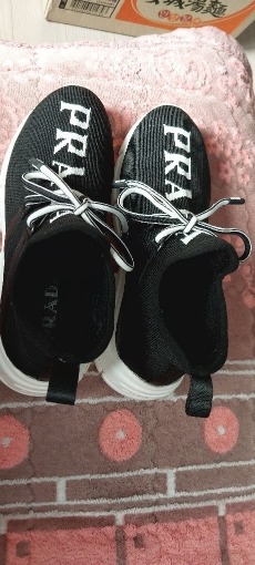 프라다 스니커즈 정품