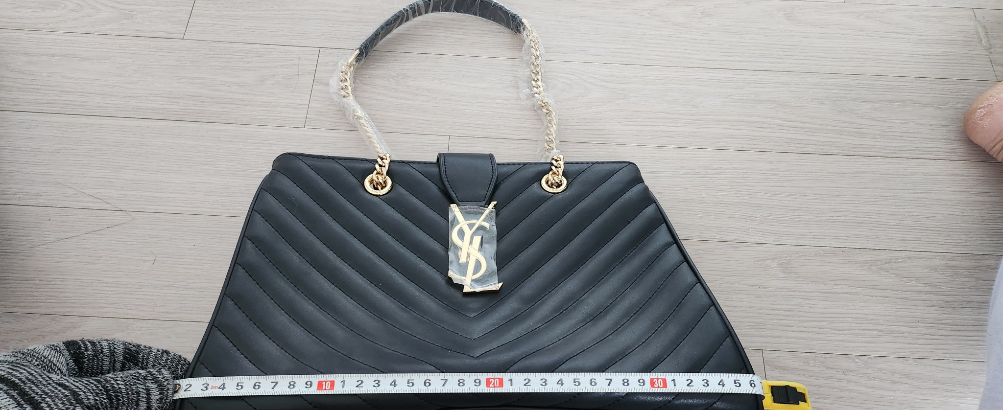 입생 로랑 숄더백