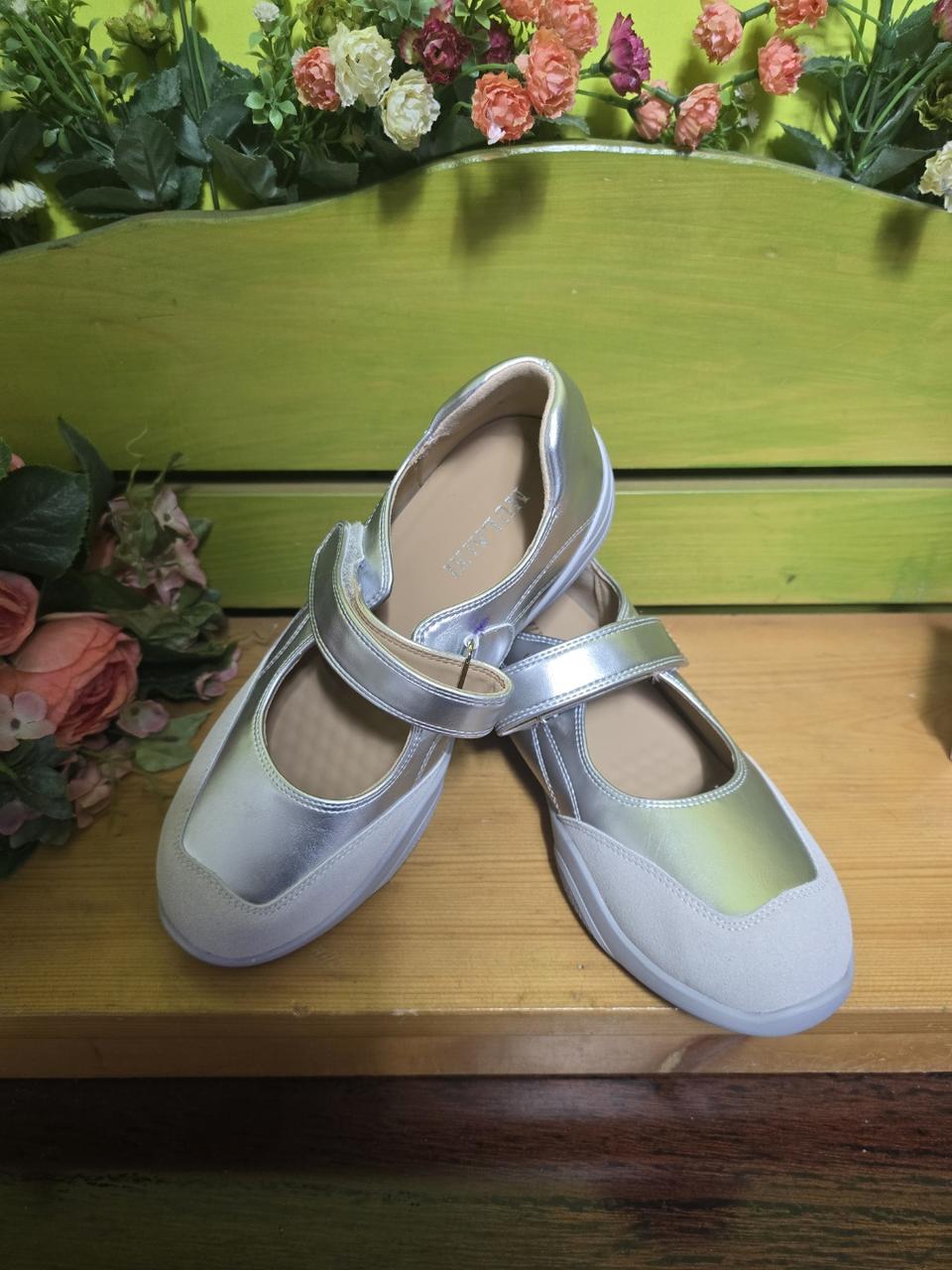 새상품  / 데이트 메리제인/ 운동화/ 은펄 운동화