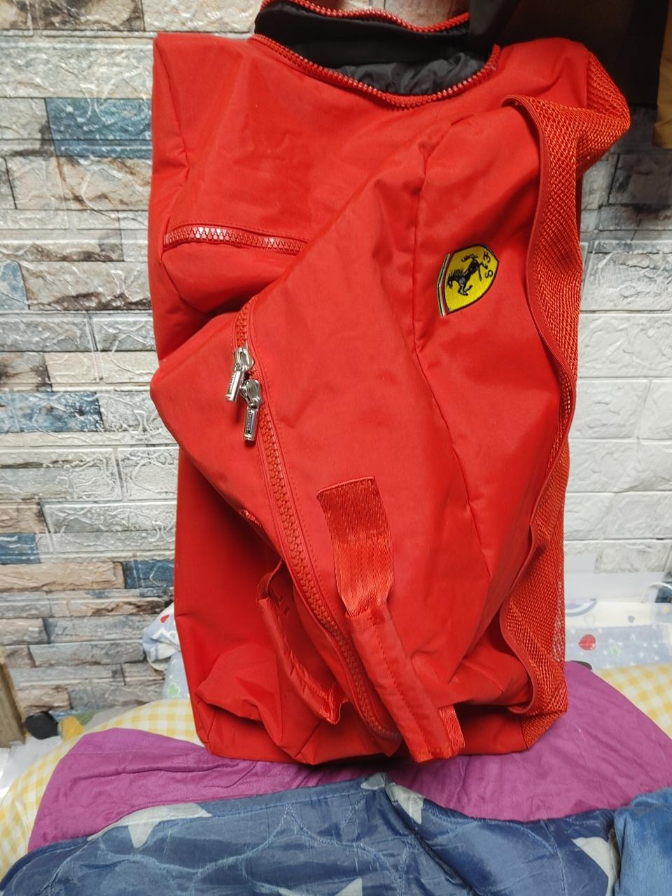 페라리 가방 판매합니다