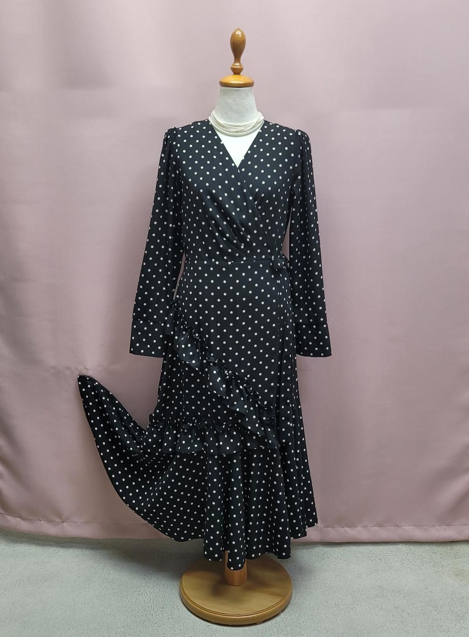 도트 프릴 랩롱원피스