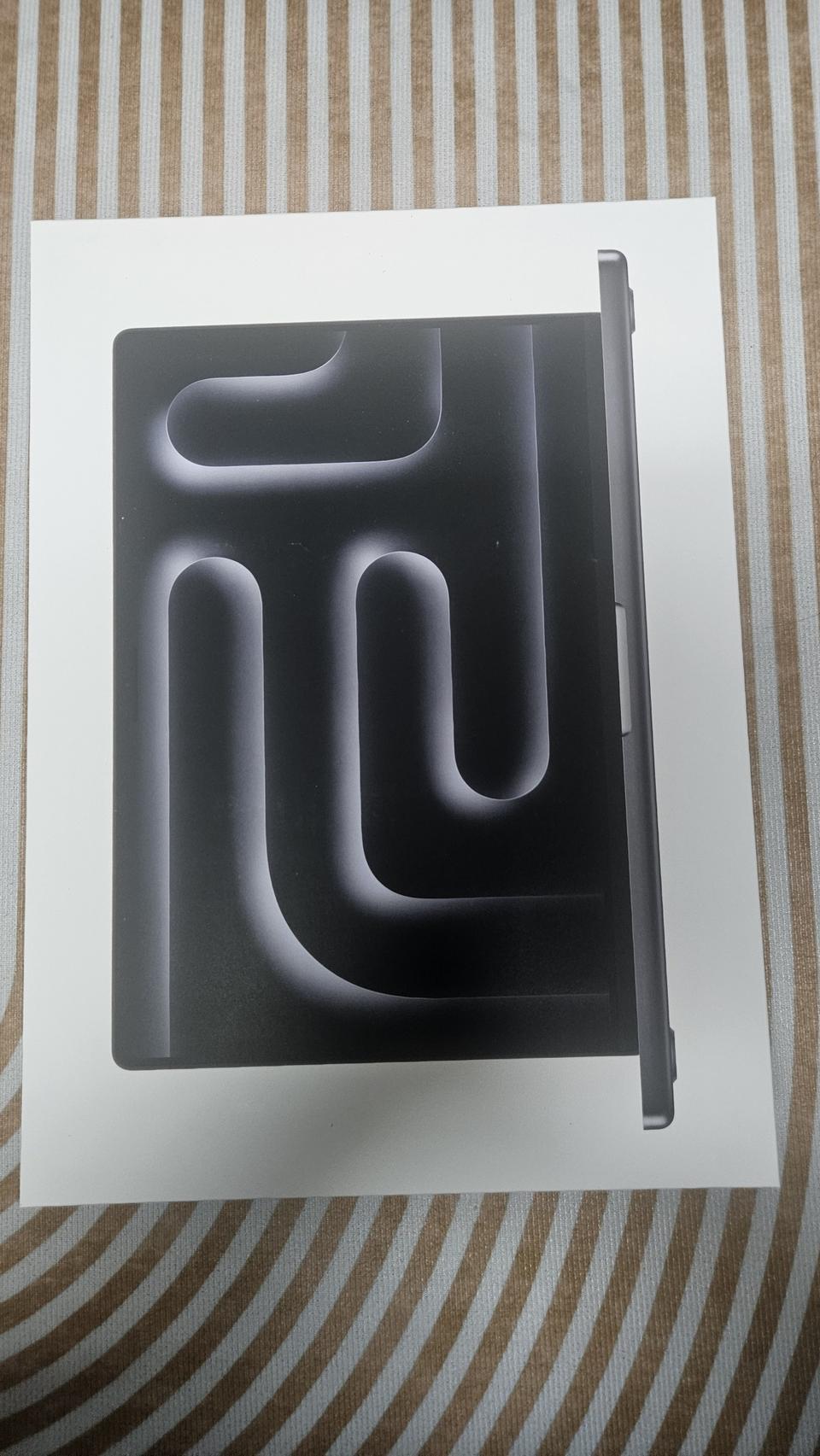 미개봉 맥북프로 16인치 2024년 M4 Pro14 코어 24GB 512