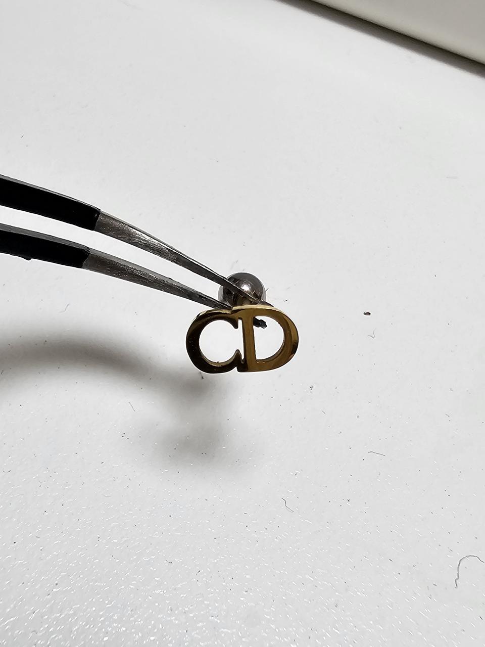 (새상품) 디올 CD 피어싱 _옐로우골드