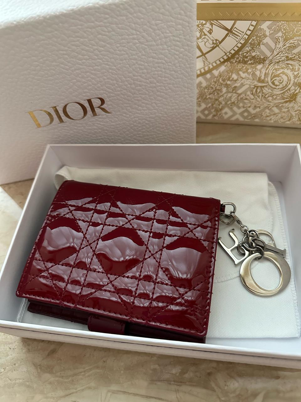 정품 디올 반지갑