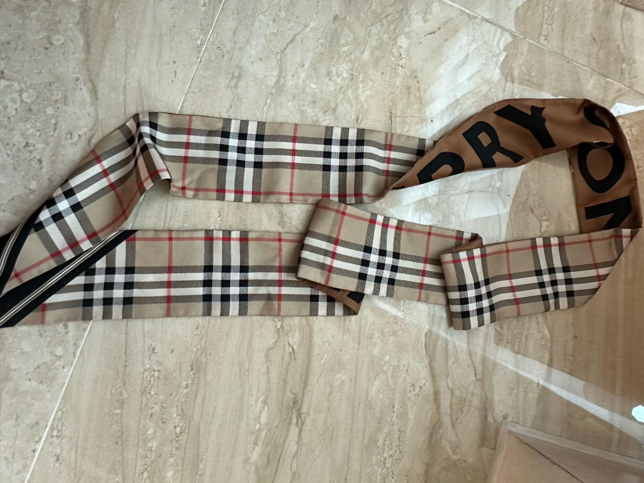 정품 버버리 트윌리