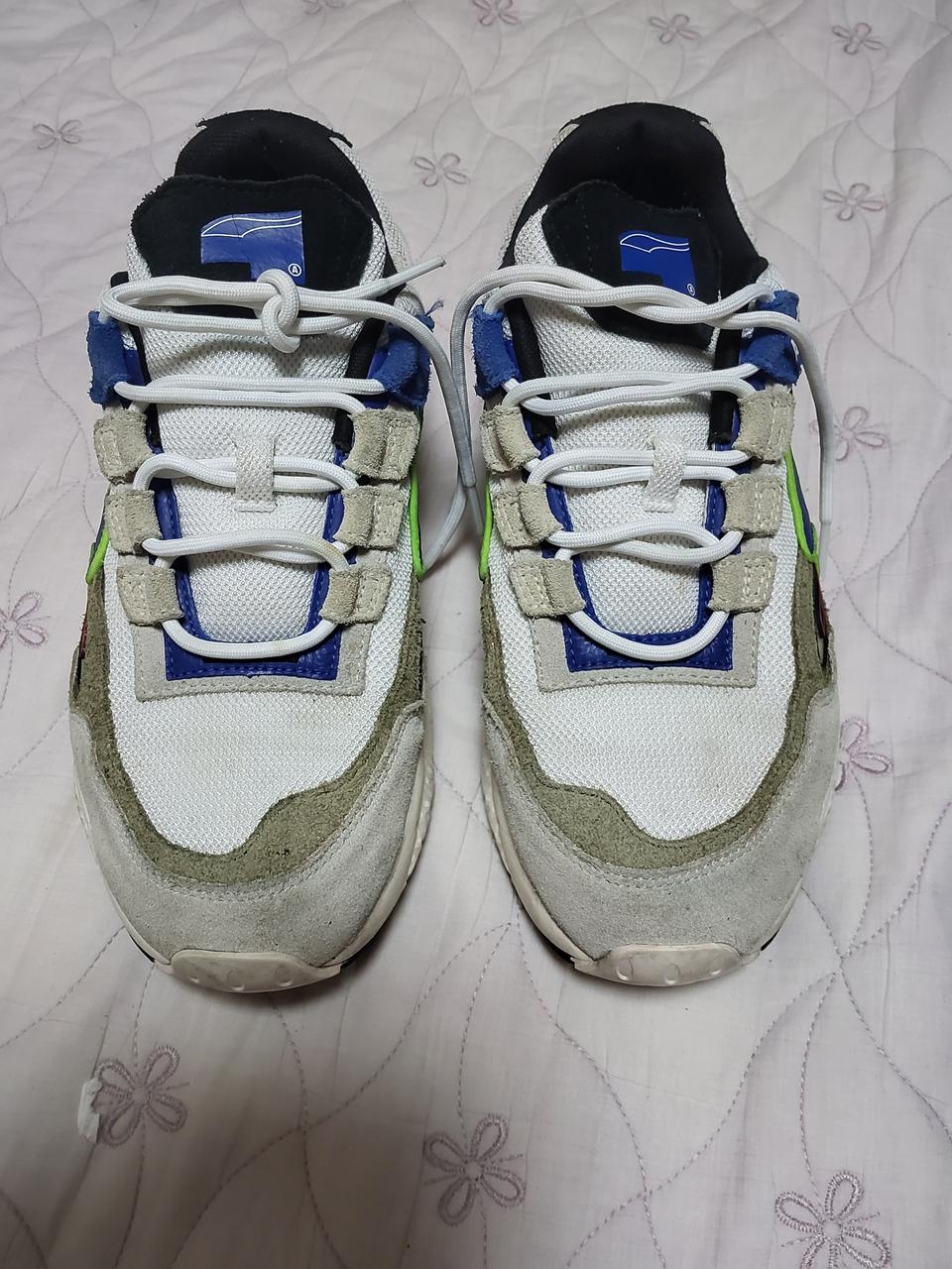 푸마 아더에러 셀 베놈.270