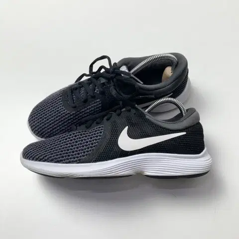 (235) 나이키 레볼루션 4 블랙 운동화 런닝화 러닝화