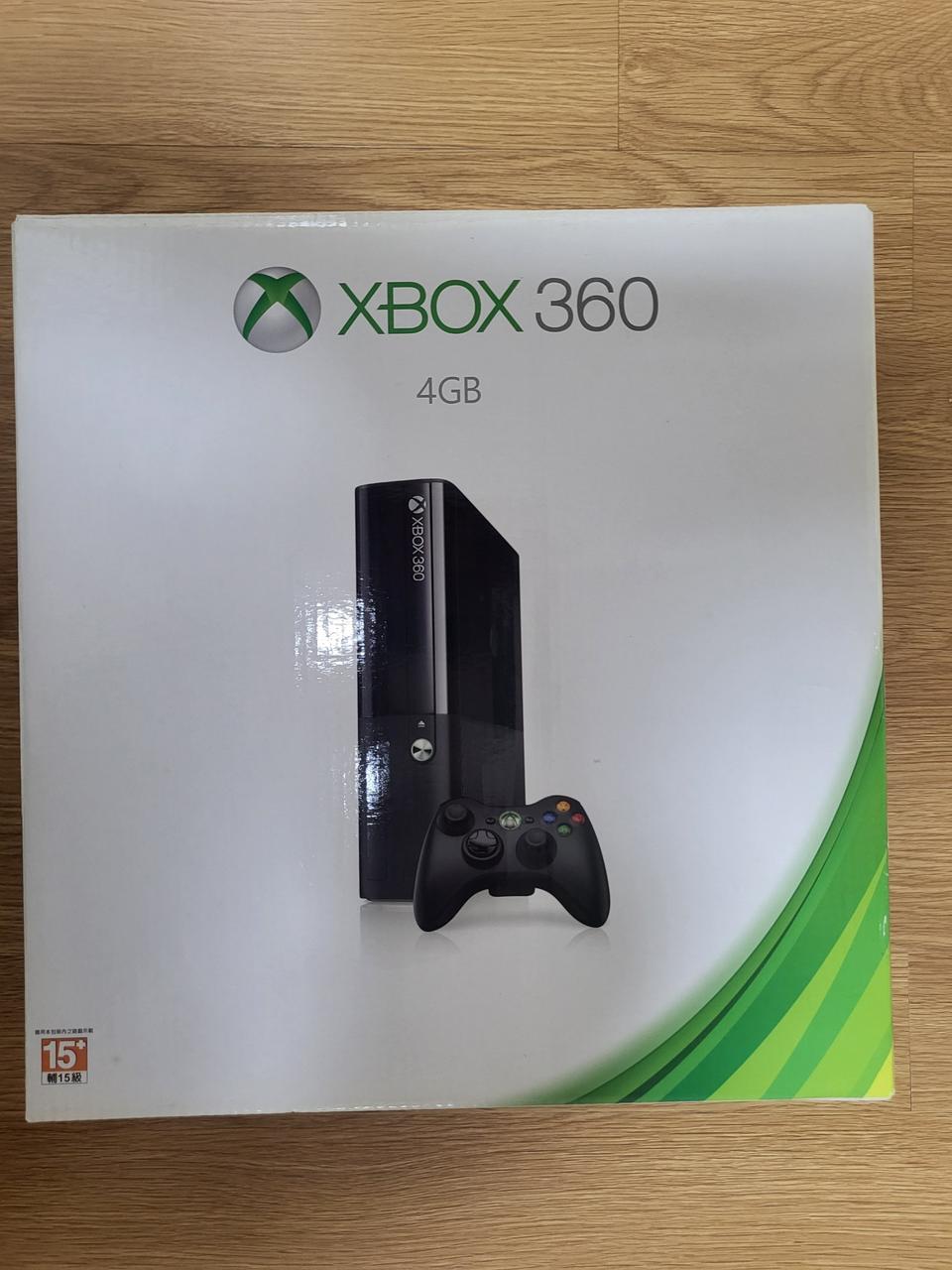 초레어 X박스 360 E 4기가 한국정식발매판 새제품 팝니다.
