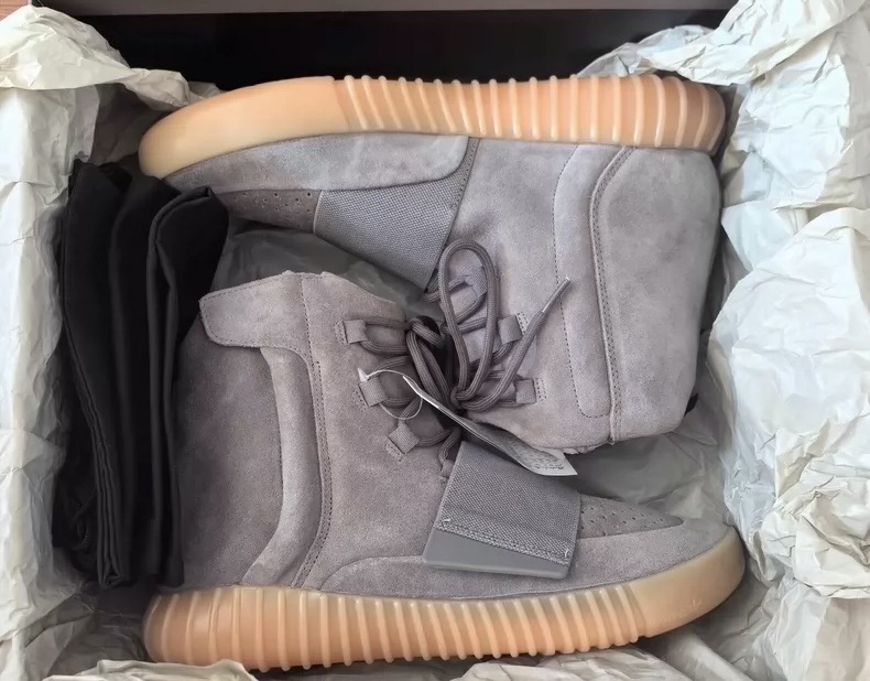 [270] 아디다스 이지 부스트 750 라이트 그레이