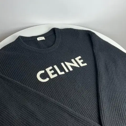 {M사이즈}셀린느 리브드 오버사이즈 니트