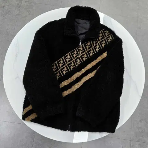 {48size}펜디 시어링 모노그램 후리스