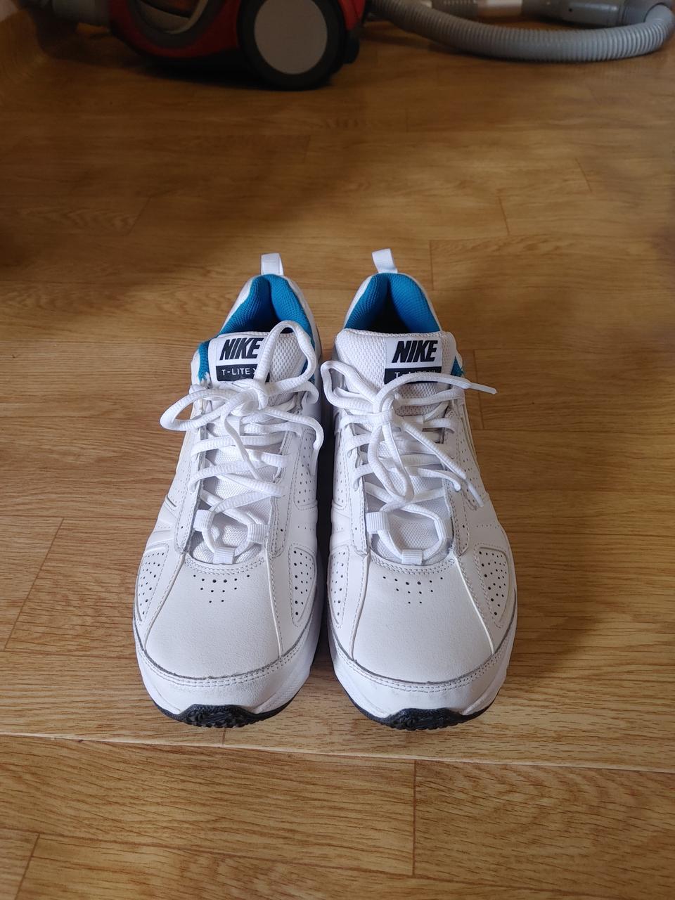 나이키 런닝화 270사이즈