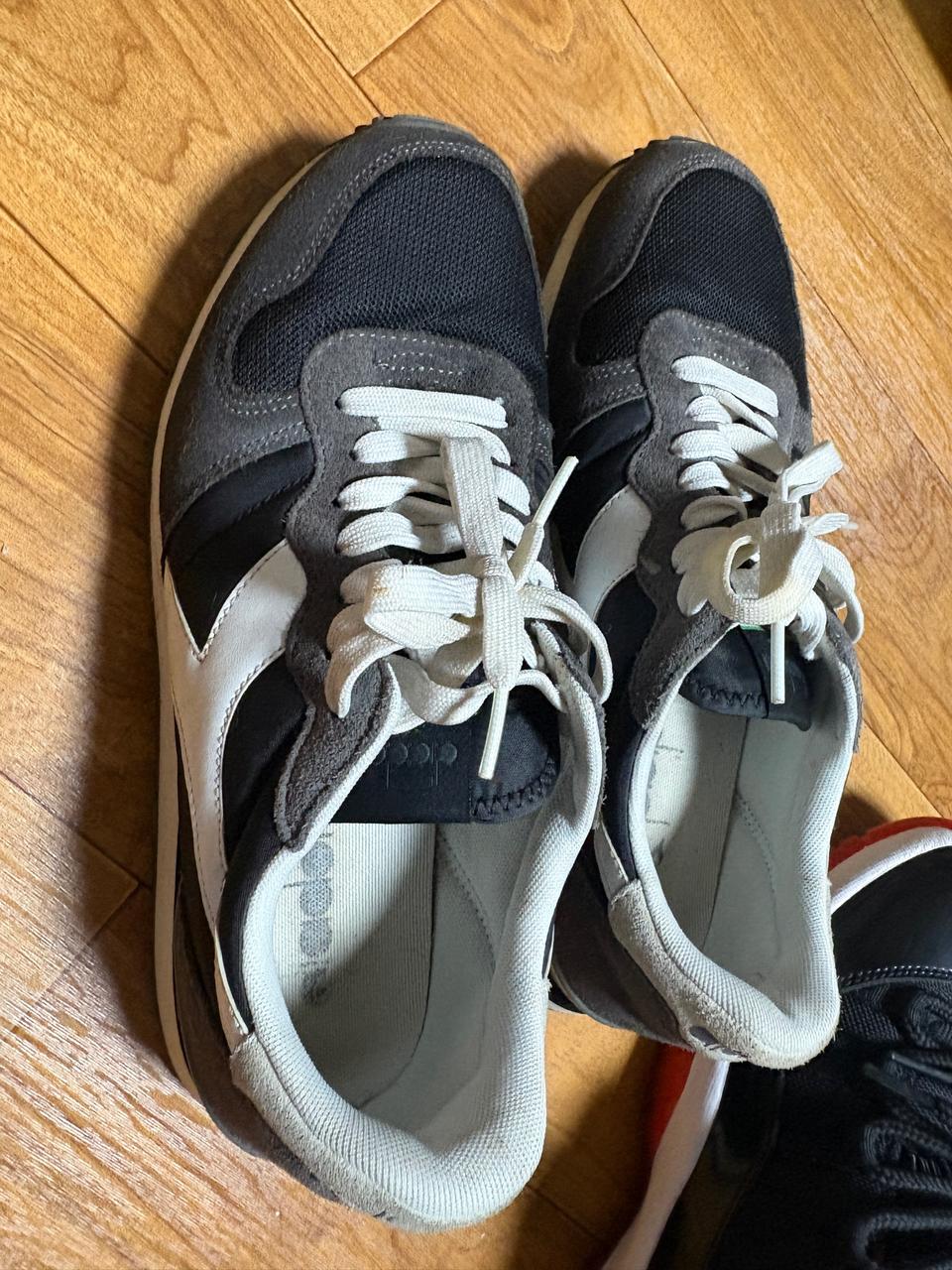 디아도라 헤리티지 운동화 270사이즈 팝니다.