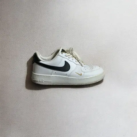 나이키 에어포스1 07 에센셜 화이트 230