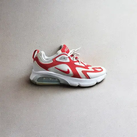 나이키 에어맥스 200 화이트레드 245