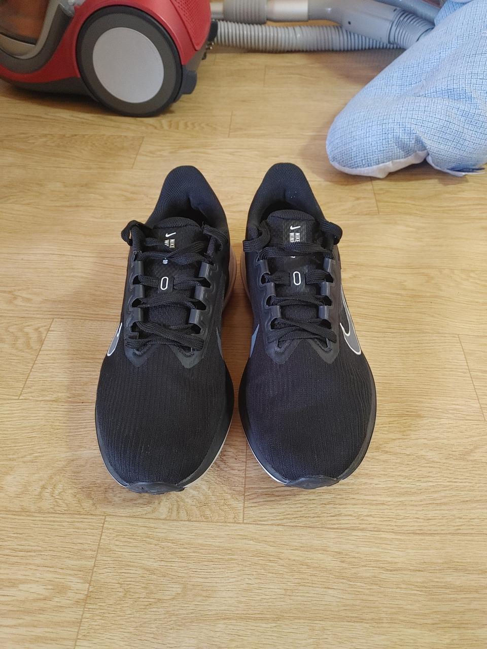 나이키 런닝화 280사이즈
