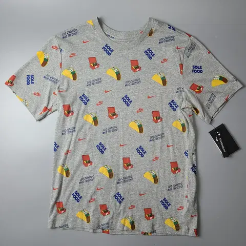 나이키 새상품 SOLEFOOD 숏슬리브 반팔티 S