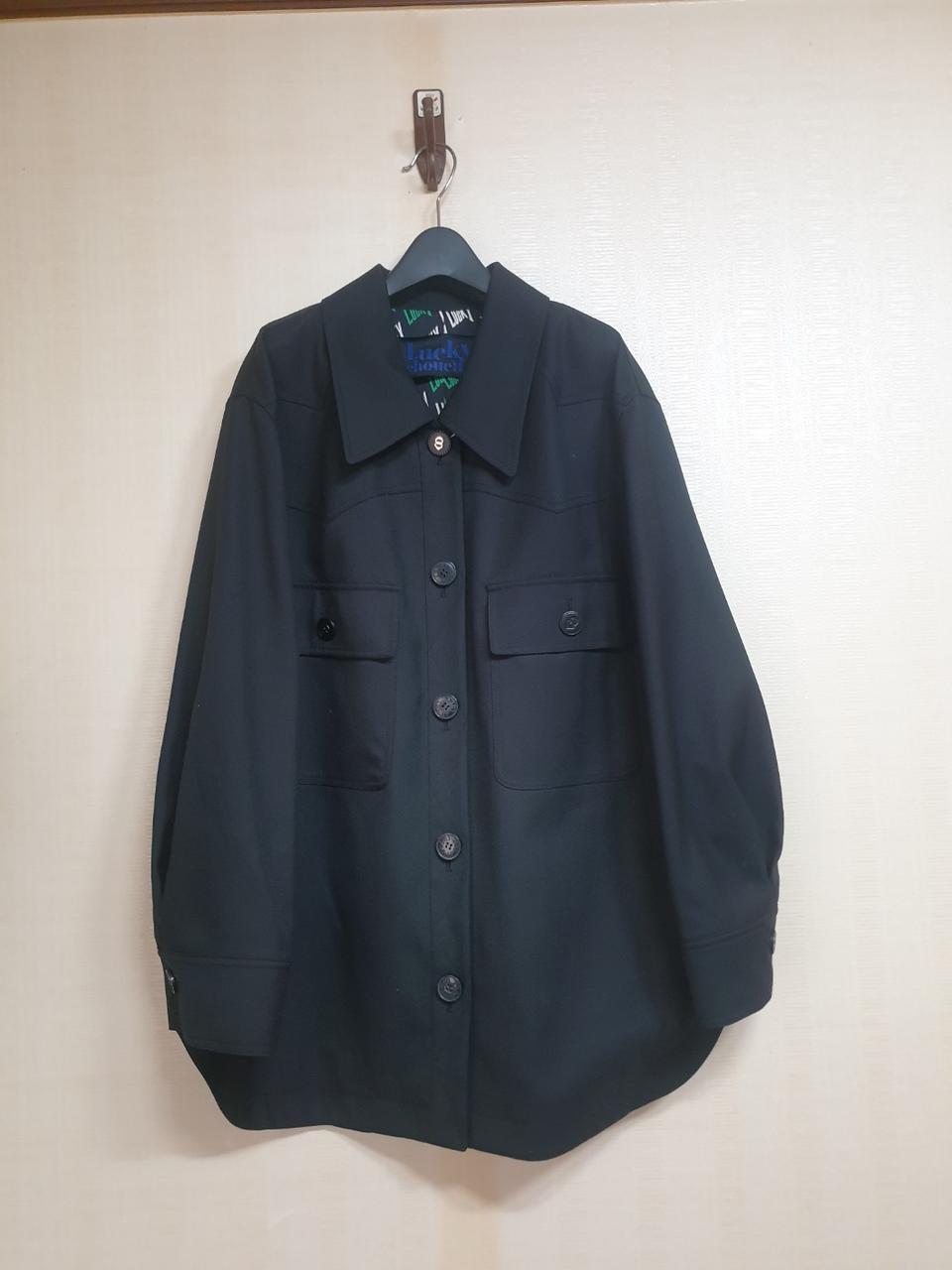 럭키슈에뜨 오버핏 셔츠형 자켓/38