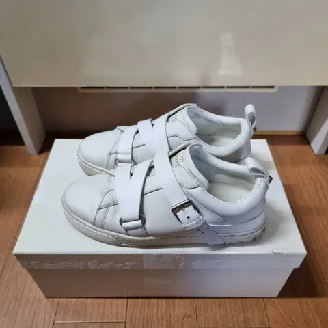 정품 발렌티노 브이펑크 여성스니커즈 운동화 230 235 36 락스터드