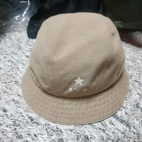 매장구입)공용 엠포리오 아르마니 스타로고 버킷햇