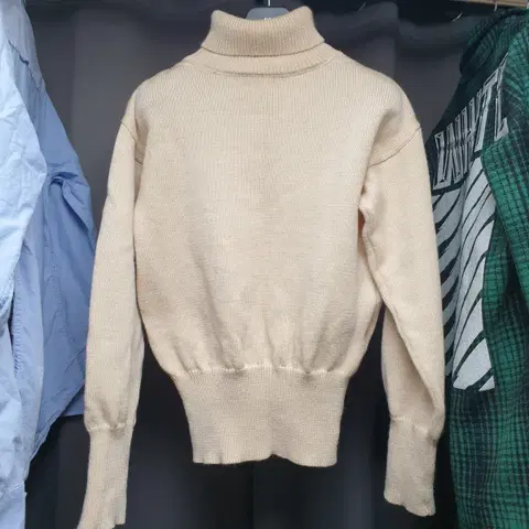 남녀공용 노스씨클로딩 목폴라 니트