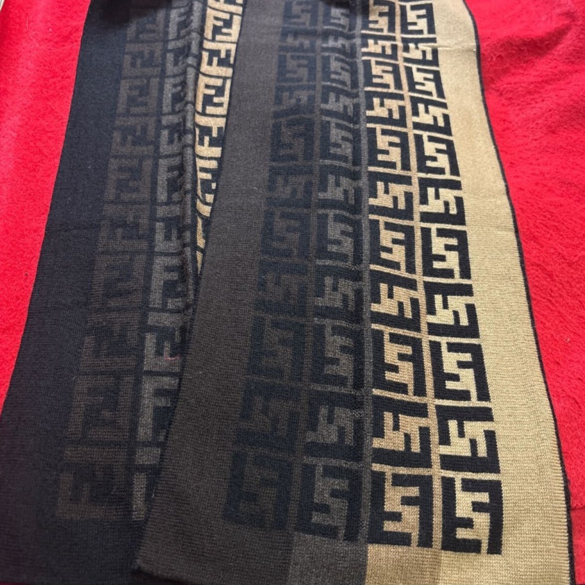 펜디 정품목도리