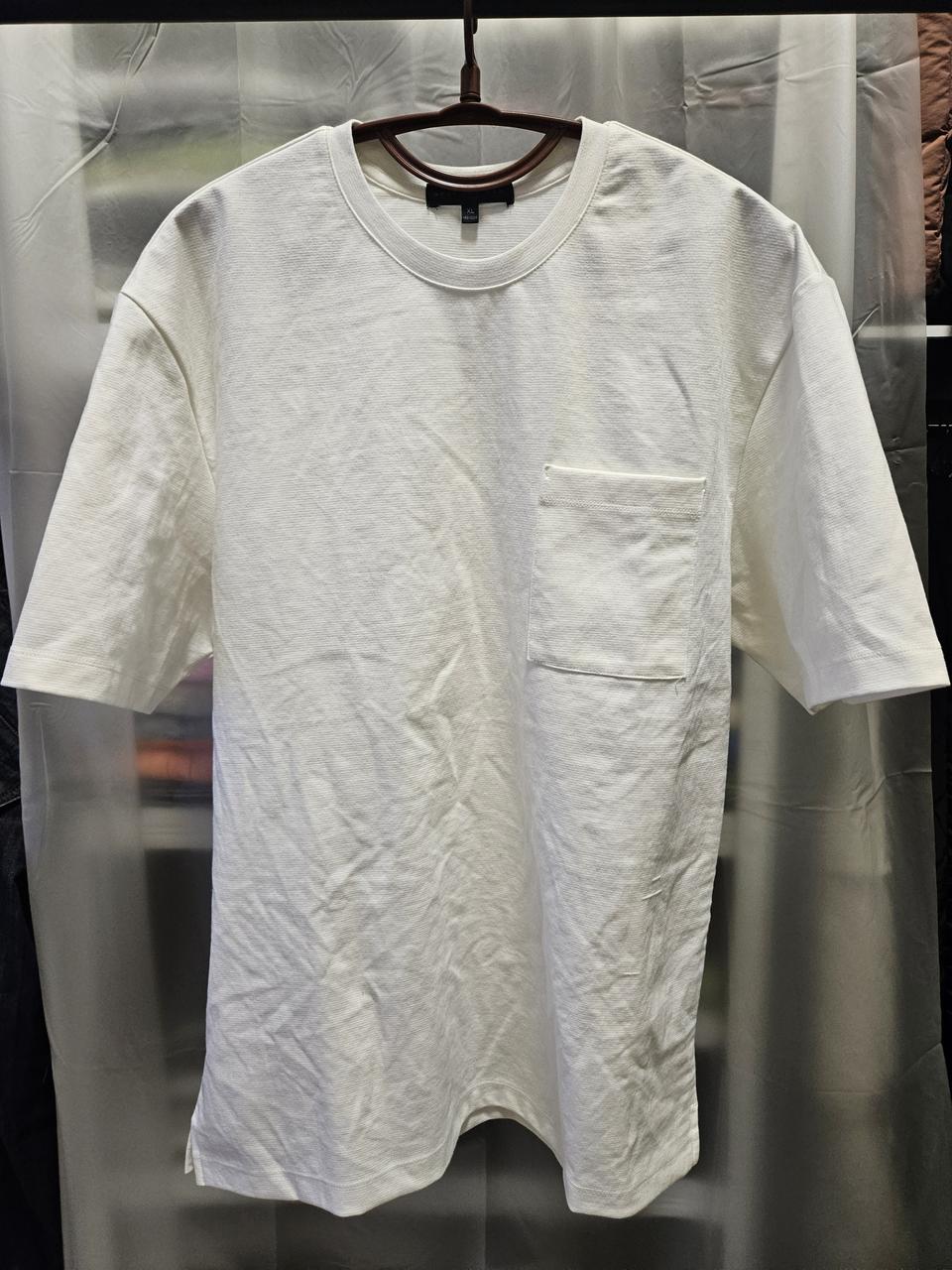 스파오 반팔 포켓 라운드 티셔츠