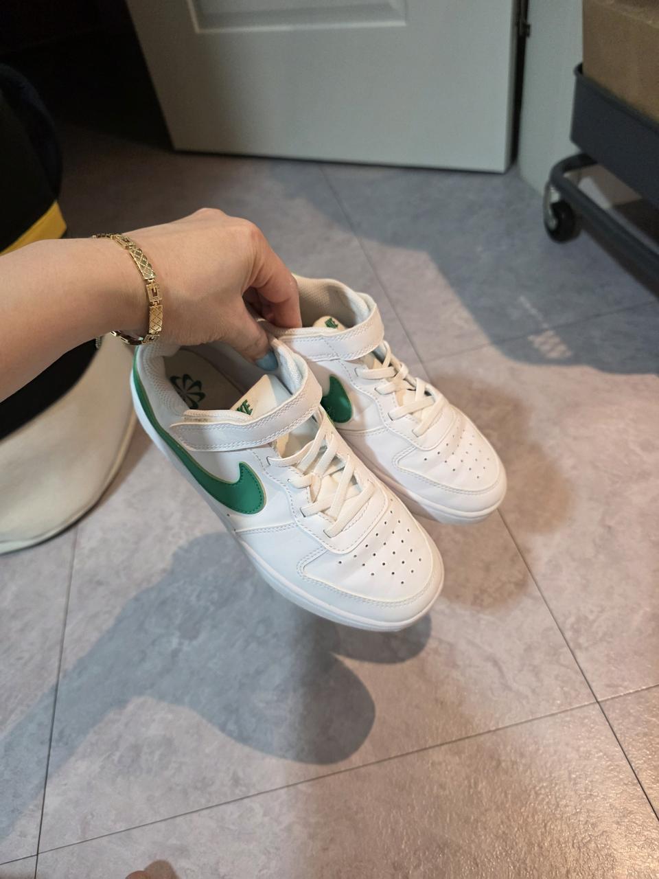 나이키 키즈 운동화 코트 버로우 220 사이즈