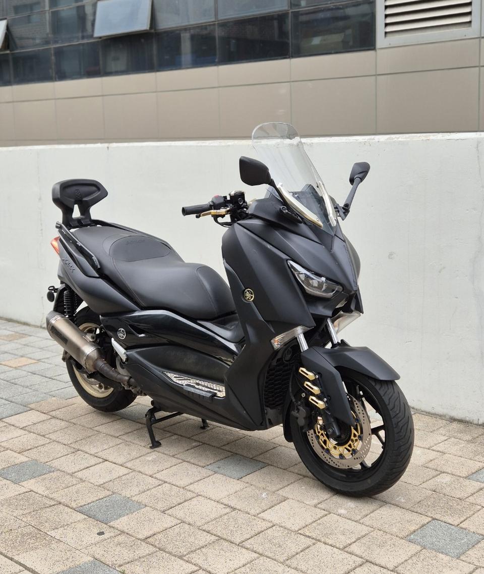 2020년식 xmax 엑스맥스 멧블랙 판매합니다.