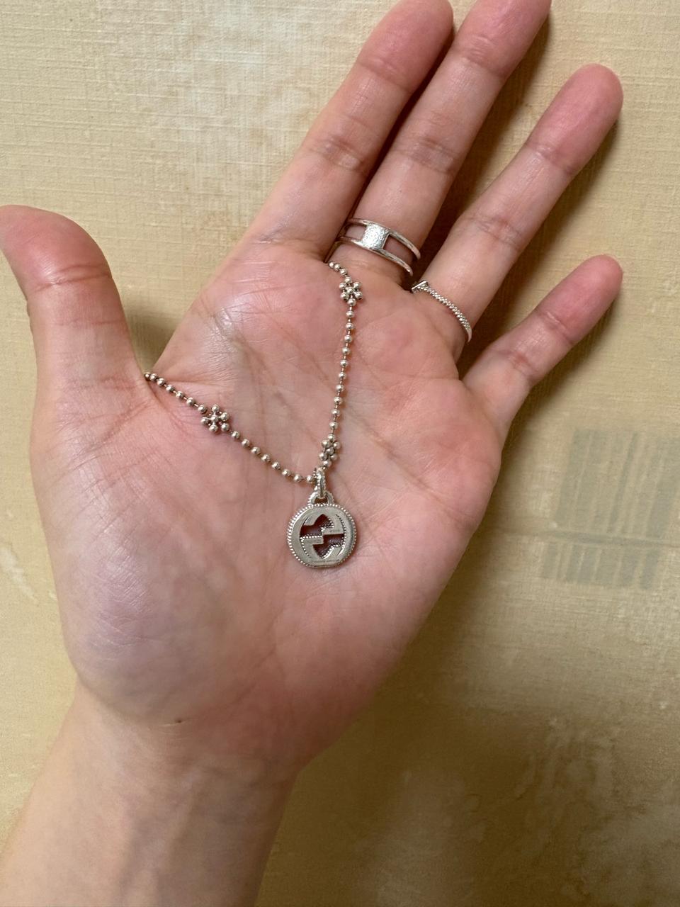 구찌 인터로킹 G 플라워 실버 목걸이