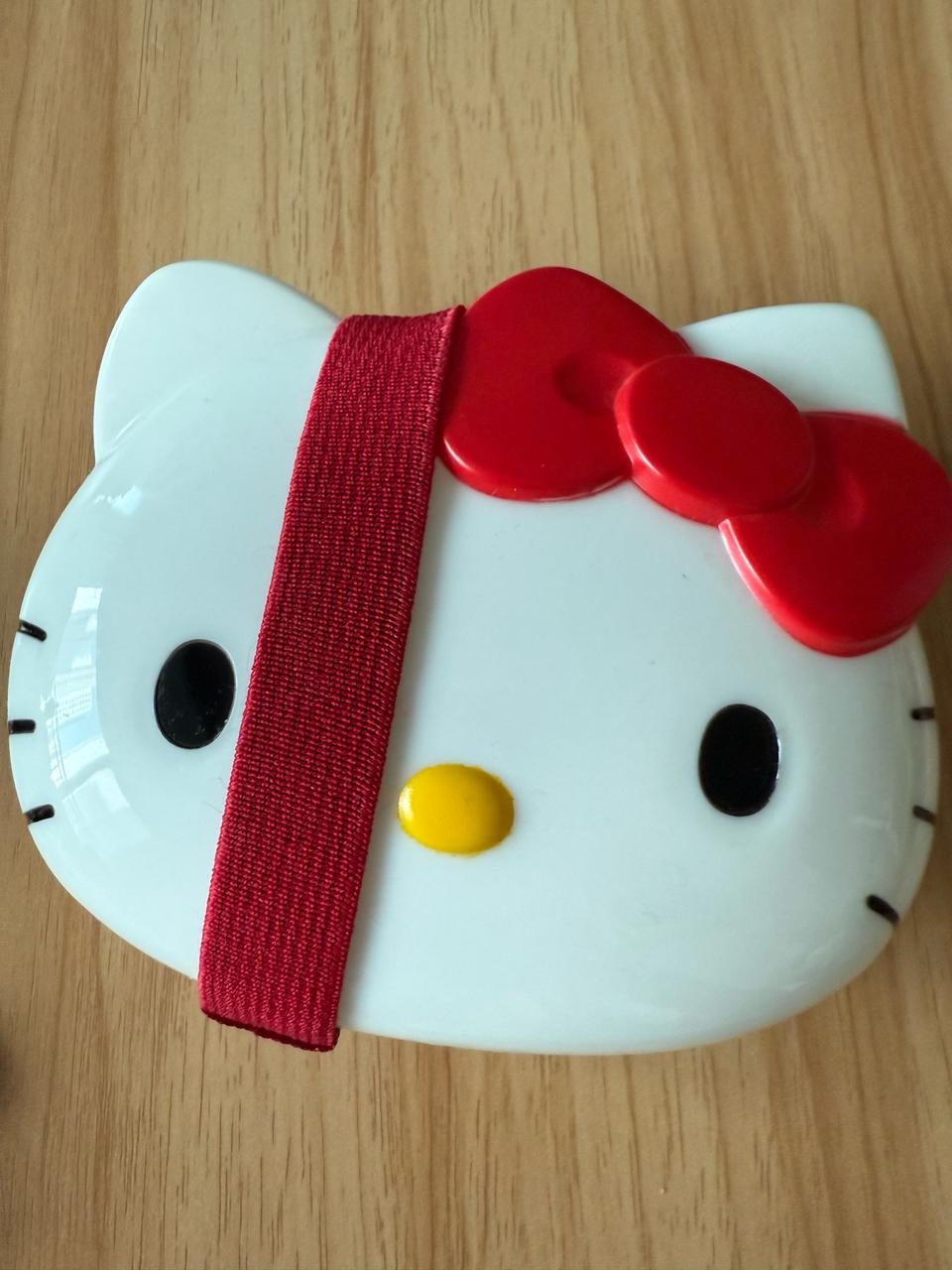 헬로키티 2칸 도시락통및 다용도보관함(거의새것)