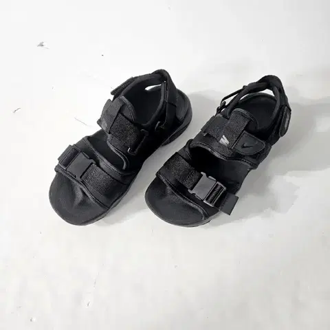 나이키 캐넌 샌들