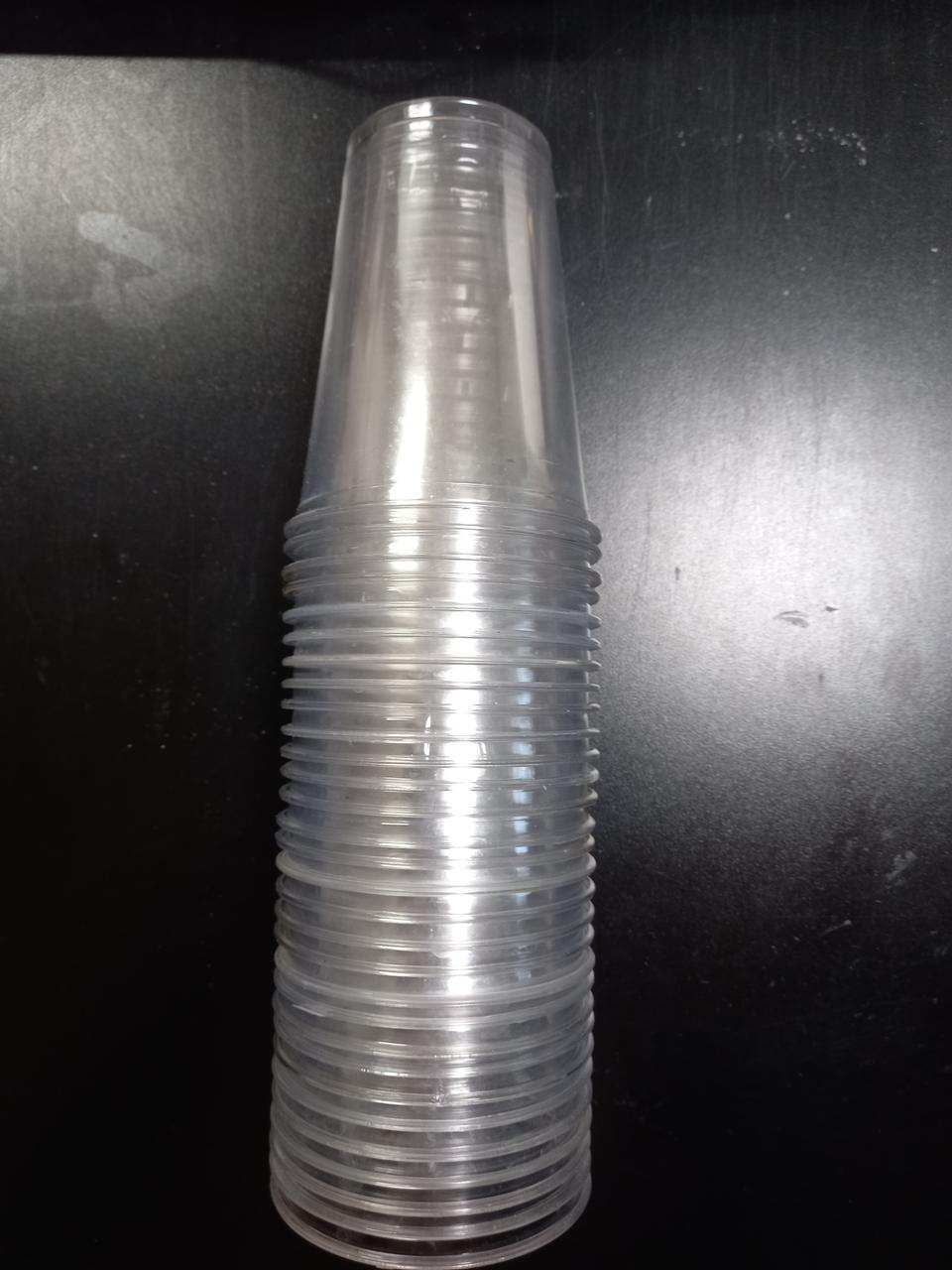 투명 플라스틱 컵들을 판매를 합니다.