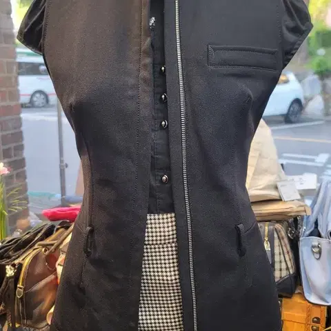 une 윈 블랙 조끼 55